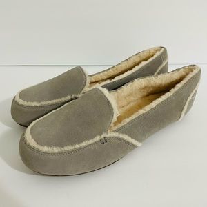 UGG Hailey Slipper Womens Sz 11 Gray Sheepskin Slip On Moccasin Loafer Shoes